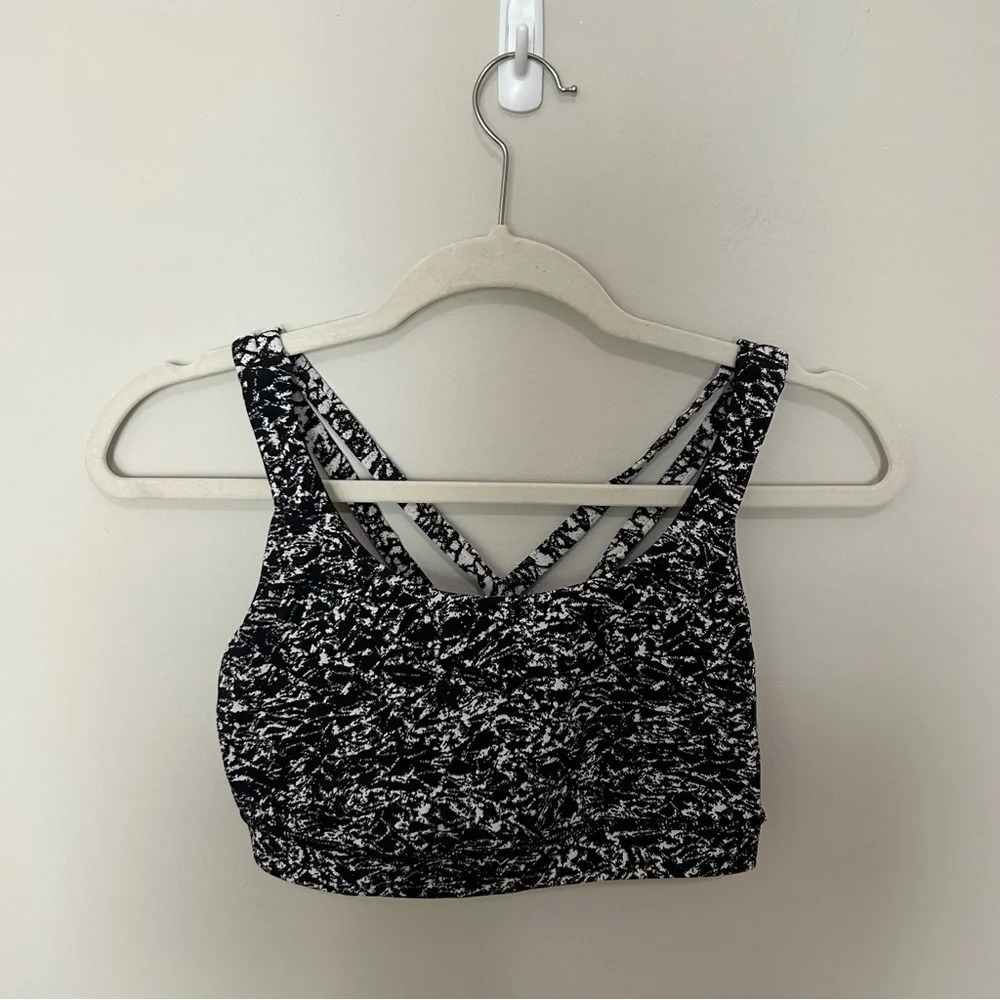 Lululemon Energy Sports Bra Luxtreme Ice Breaker White Black Size 6